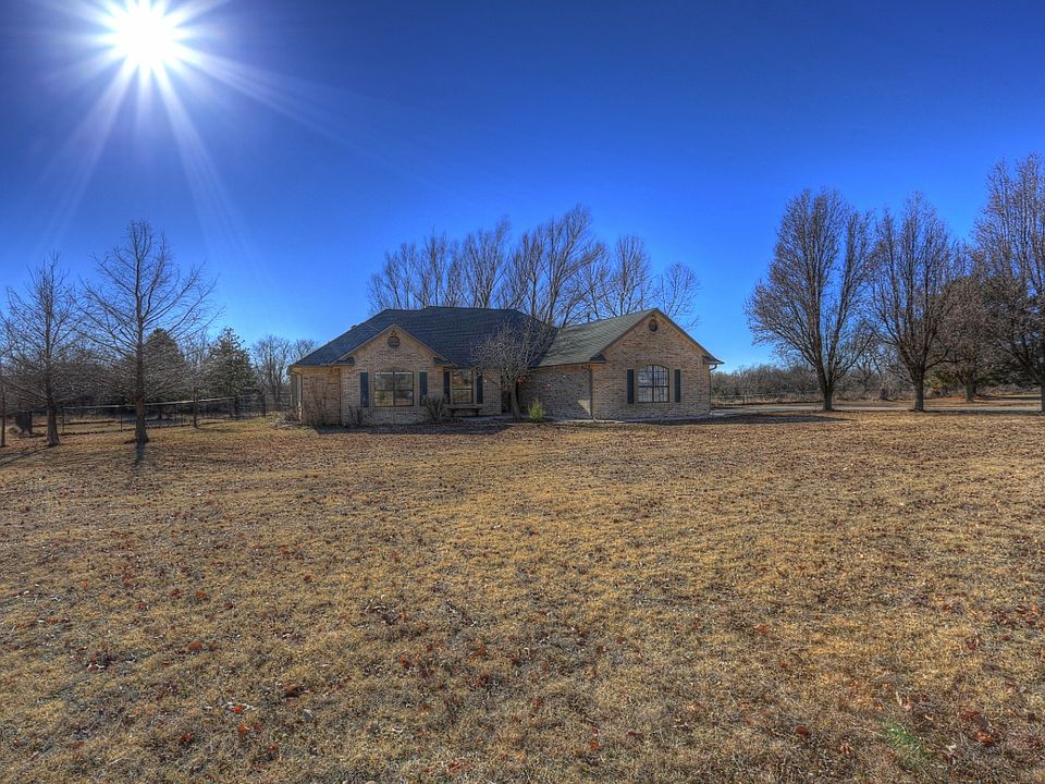 Beautiful 2 acre lot