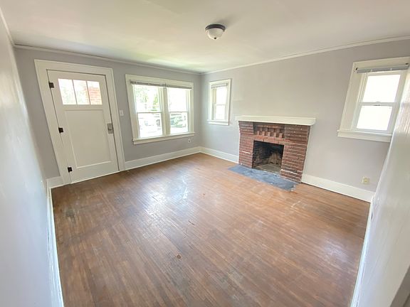 5th image of 1308 Anthony St #1