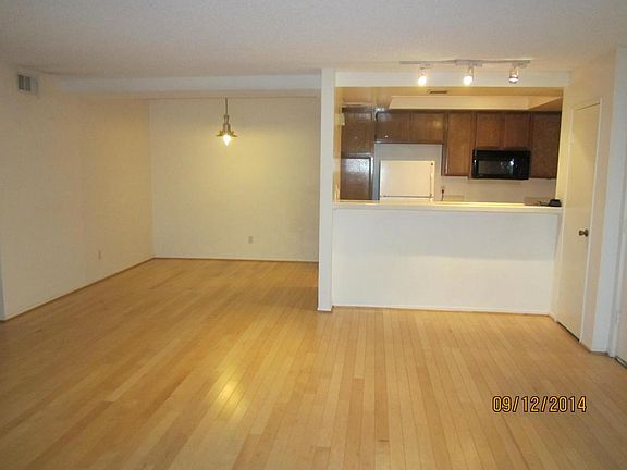 5th image of 24837 Apple St Unit D