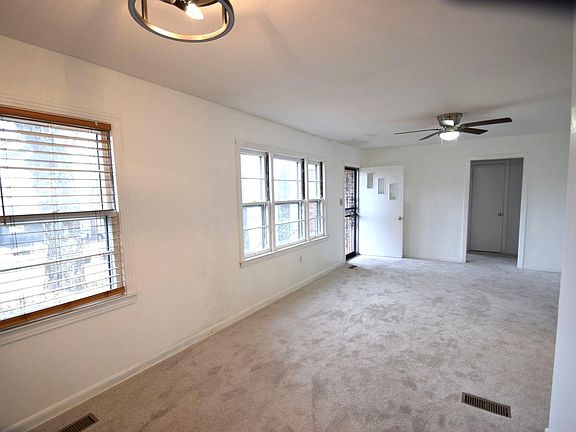 3rd image of 5917 Lee Ave