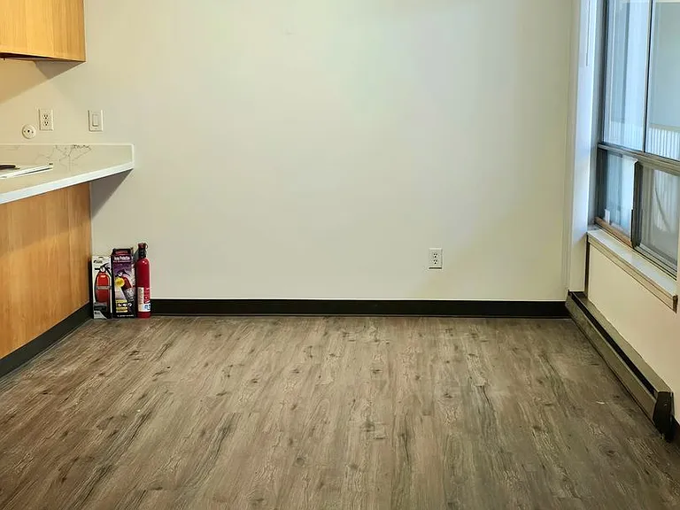 Z&Z: Patricia Building Auburn 98001 — Photo 3