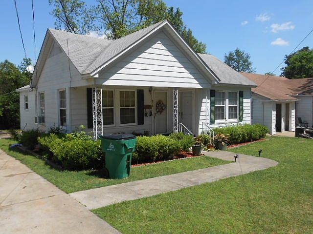 1st image of 515 Woodlawn St