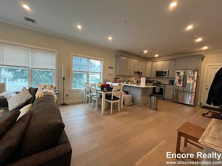 32 Cummins Hwy #4 — Photo 32