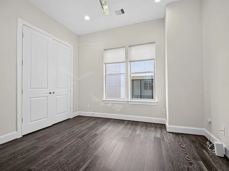 2703 Kinsley Oaks Dr — Photo 23