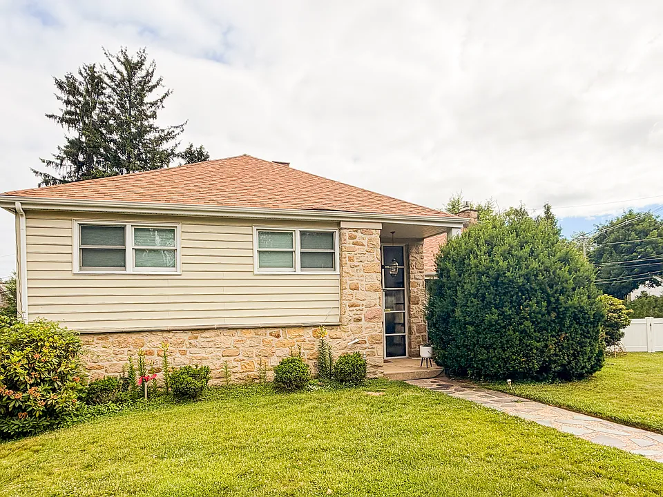 838 Washington Ln