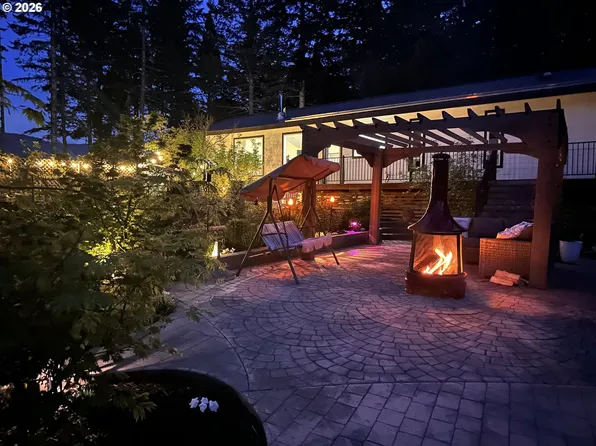 11 Edgewater Dr, Carson, WA 98610