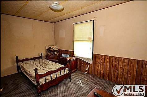 3rd image of 304 N Milam Ave