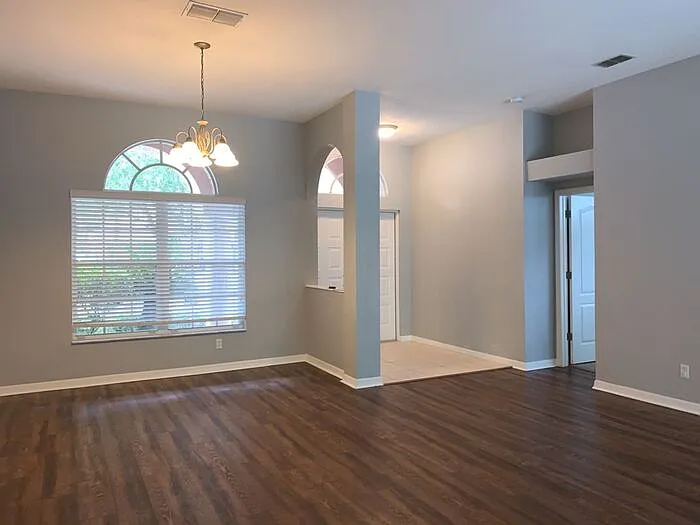 19226 Autumn Woods Ave — Photo 10