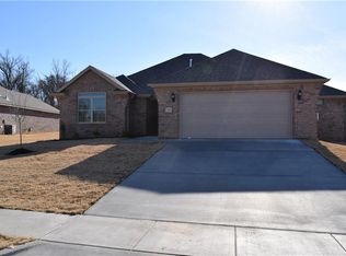 121 Cowans St, Lowell, AR 72745