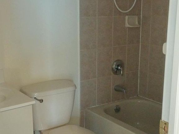 5th image of 14 Hunter Ave