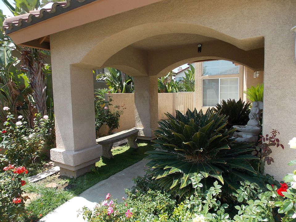 2nd image of 462 Somerset Cir