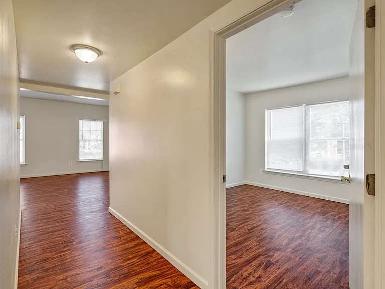 4100 Brown St — Photo 8