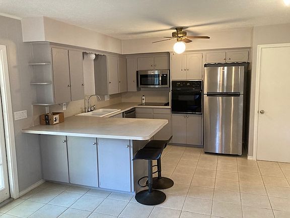 3rd image of 8318 Lullwater Dr
