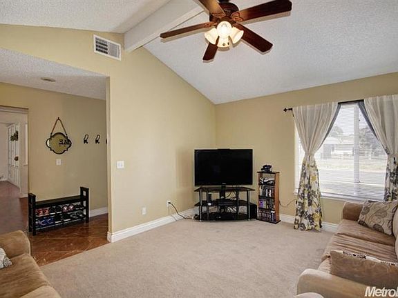 3rd image of 7892 White Tail Way