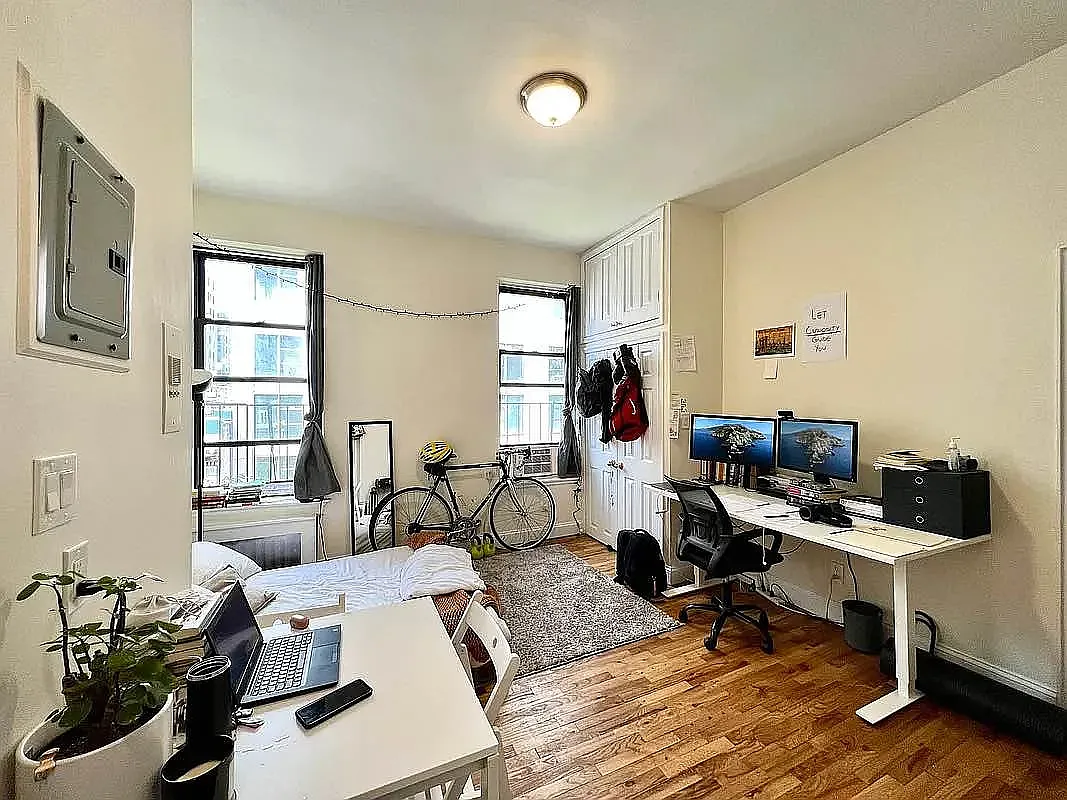 Building Photo - 252 W 91st St #66