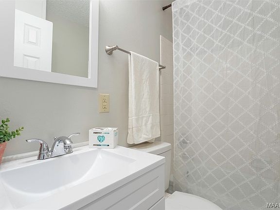 3rd image of 6328 Pinebrook Dr