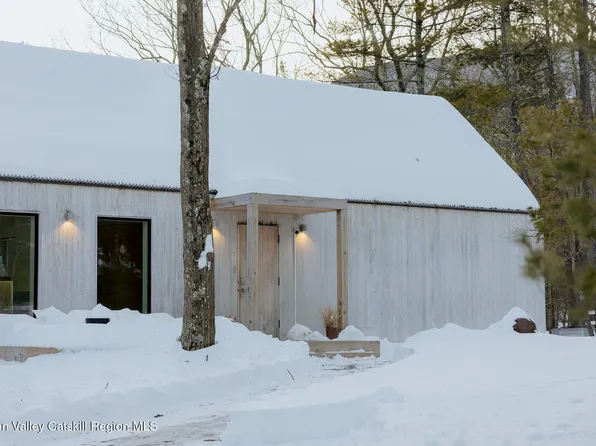 261 Blackhead Mountain Road, Round Top, NY 12473