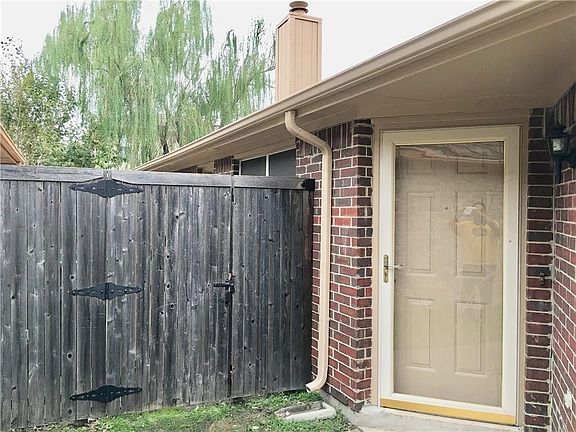 2nd image of 5115 Welbeck Ct