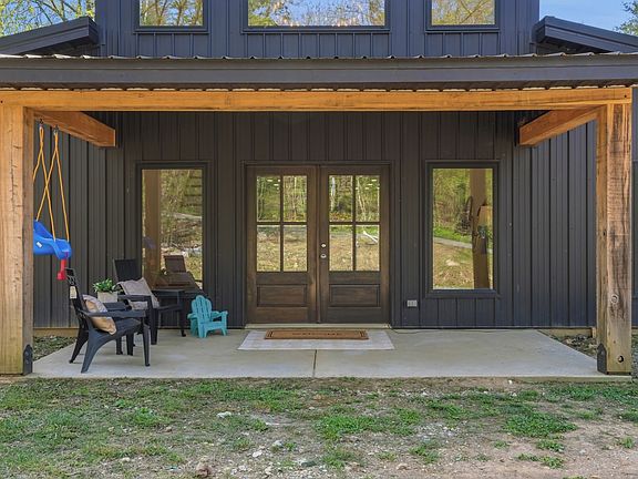4th image of 318 Robinson Rd
