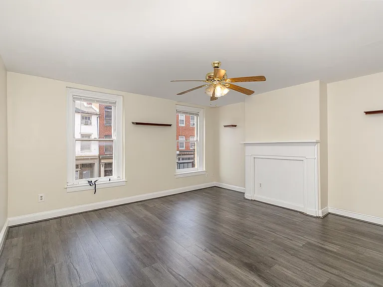 677 Washington Blvd #B — Photo 4