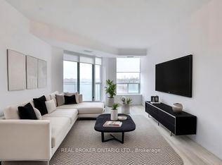 190 Manitoba St #710, Toronto, ON M8Y3Y8