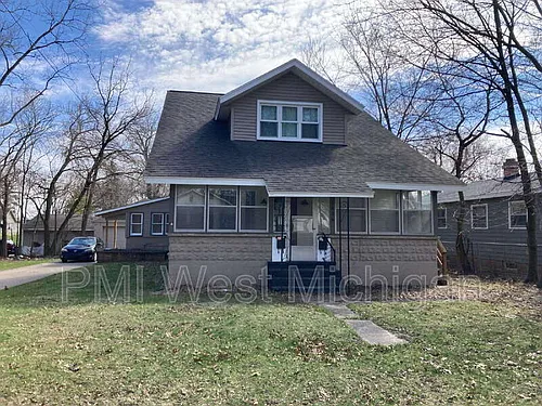 1436 Matilda St NE #1 Photo 1