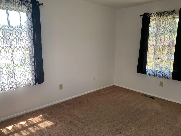 2338 Woodberry Dr — Photo 8