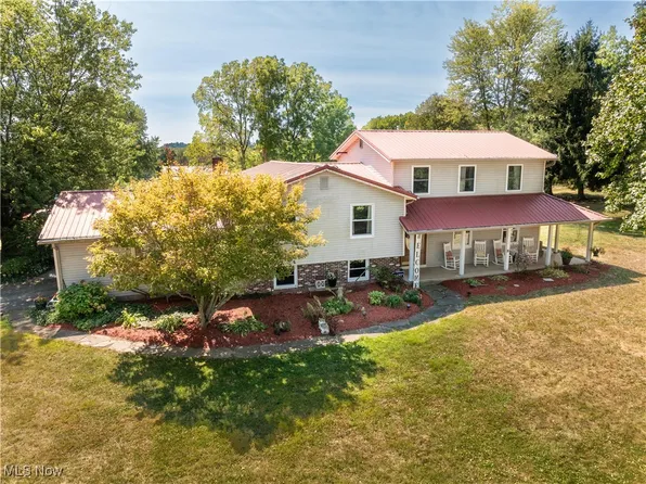 7988 Rockville Rd SW, Navarre, OH 44662