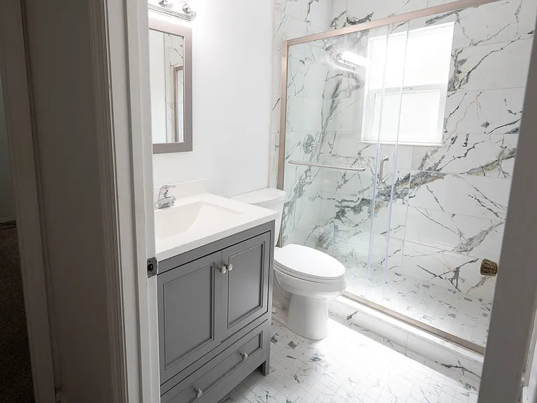 625 SW 10th Ln #4 — Photo 3