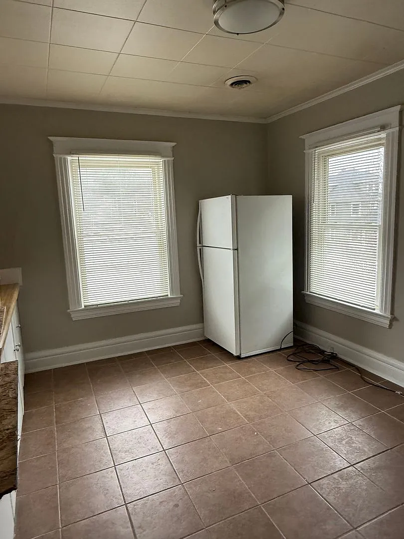 1132 Monroe Ave — Photo 4