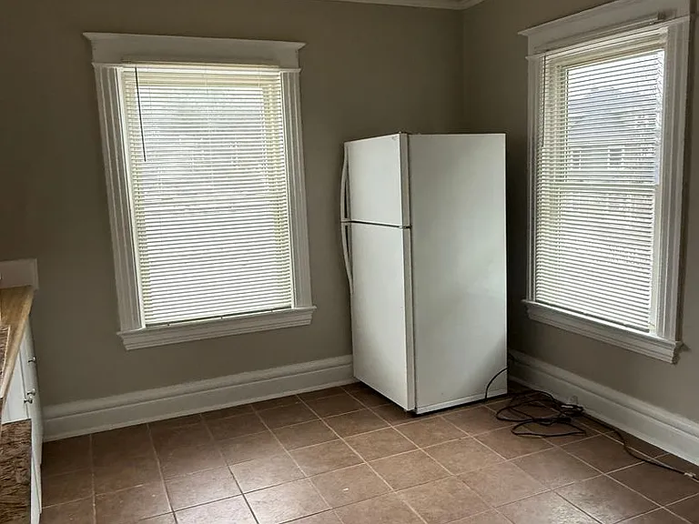 1132 Monroe Ave — Photo 4