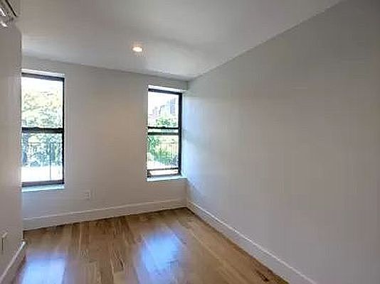 2nd image of 738 E 6th St #4E