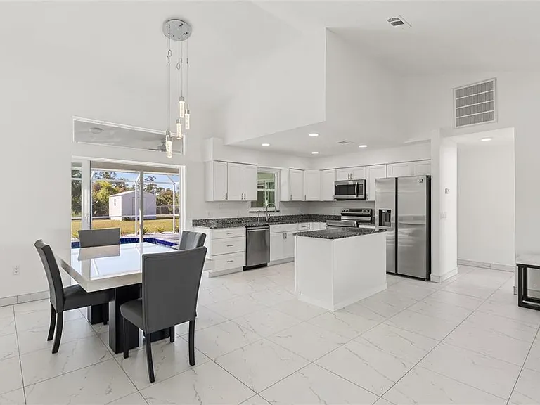 4485 Hansard Ave — Photo 5