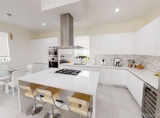 9961 NW 75th St, Doral, FL 33178