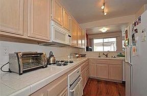 4th image of 404 Sanibelle Cir Unit 21