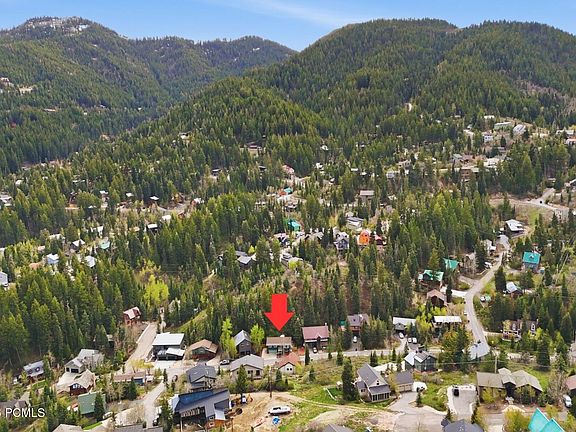 3rd image of 575 Aspen Dr