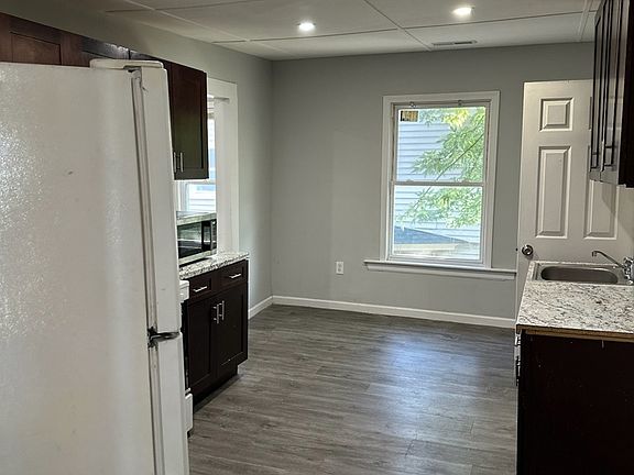 2nd image of 7 Ridgewood St #3