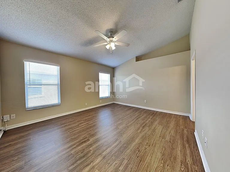 12517 Midpointe Dr — Photo 10