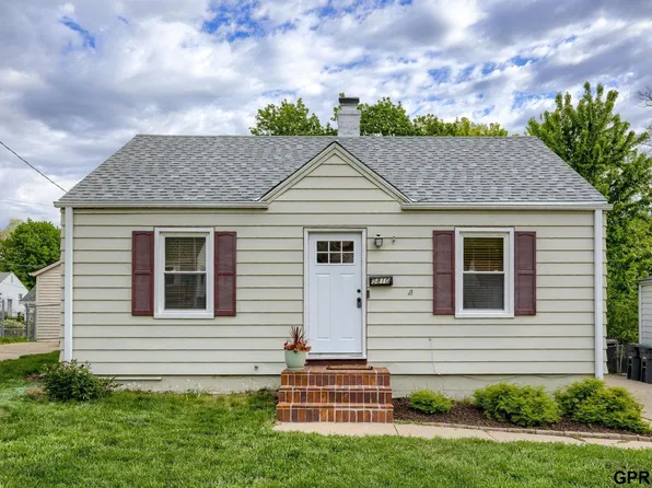 5810 Elm St, Omaha, NE 68106