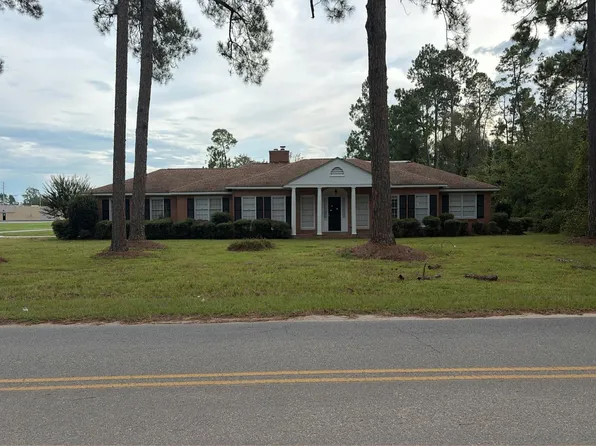 79 Crowder St, Baxley, GA 31513