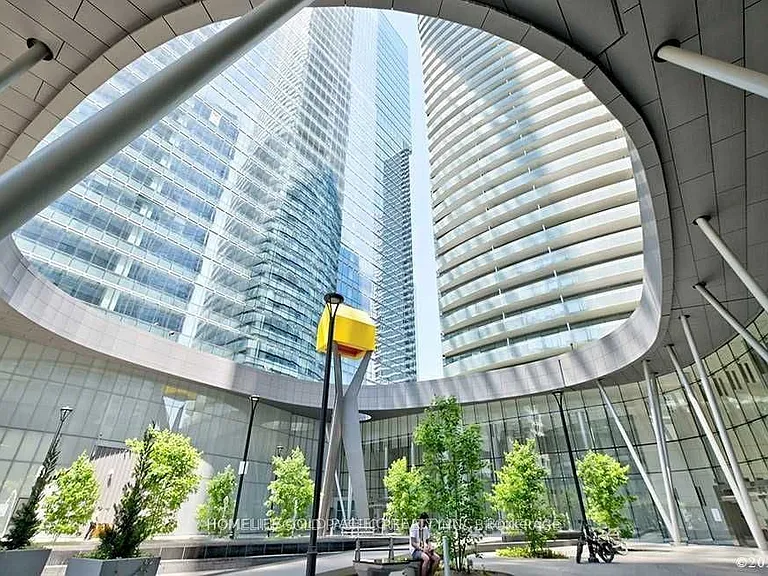 14 York St #5301 — Photo 30