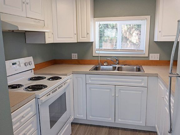 4th image of 2543 Kincaid St