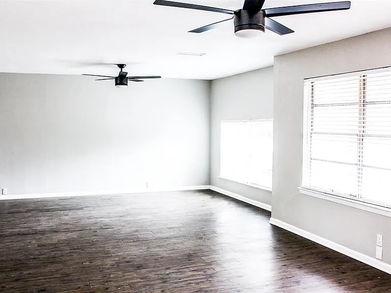 2632 Valwood Pkwy — Photo 2