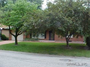 3873 Coronado Dr, Alton, IL