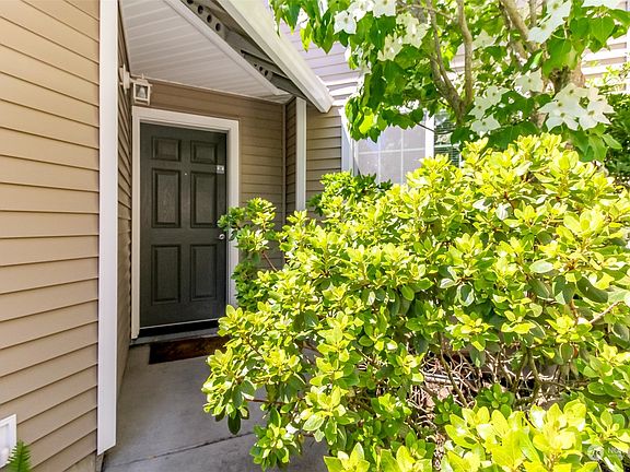 2nd image of 5909 Panorama Drive SE #15103