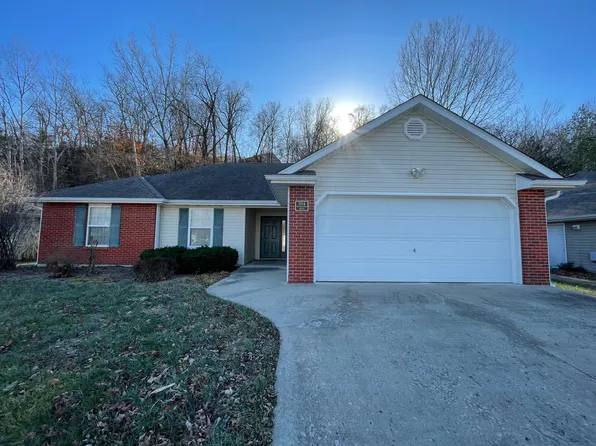 904 Manhattan Dr, Columbia, MO 65201