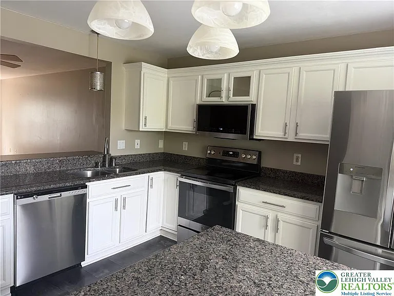 6510 Pioneer Dr — Photo 12