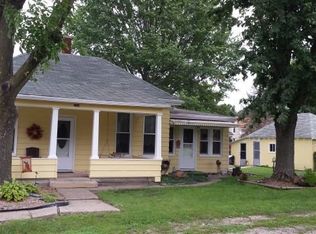 304 S 3rd St, Cuba, IL 61427