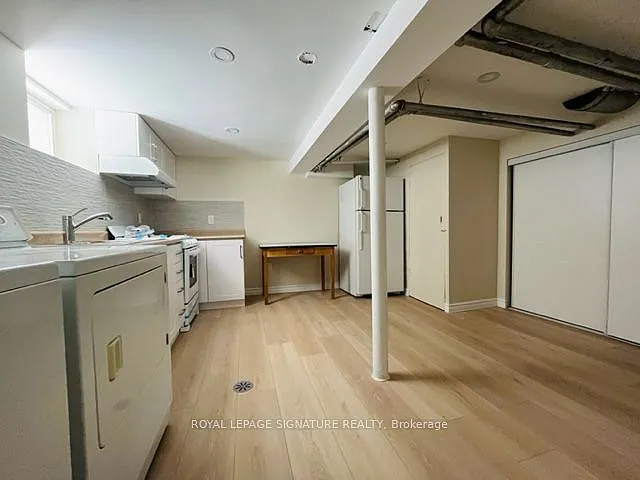 445 Donlands Ave #LOWER — Photo 12