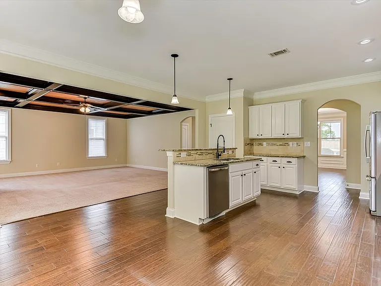 4215 Windslow Dr — Photo 2